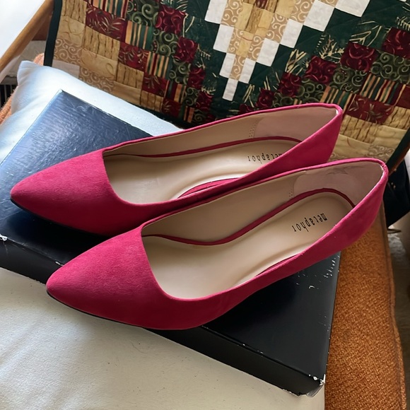 Metaphor Red Suede Flats Elegant Minimalist Design - Picture 2 of 4